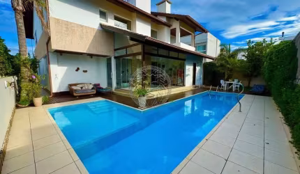Casa em condomínio fechado com 5 quartos à venda no Campeche, Florianópolis  por R$ 4.500.000