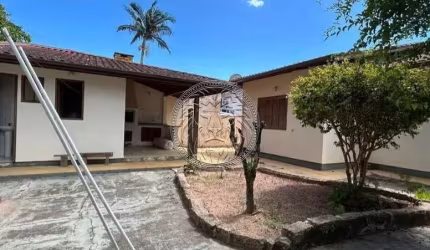 Casa com 3 quartos à venda no Carianos, Florianópolis  por R$ 1.050.000