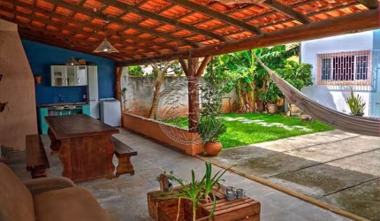 Casa com 4 quartos à venda no Campeche, Florianópolis  por R$ 1.400.000