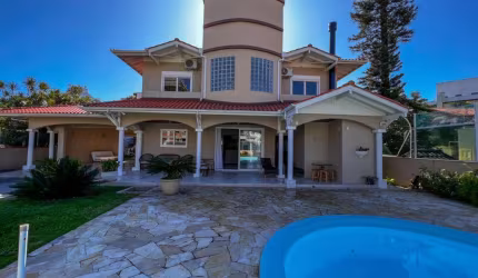 Casa com 4 quartos à venda no Campeche, Florianópolis  por R$ 4.300.000