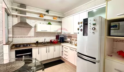 Apartamento 84m²  / 3 Quartos, Closet, Quintal, 2 Vagas, Churrasqueira