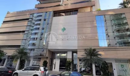 Apartamento com 3 suítes e 2 Garagens