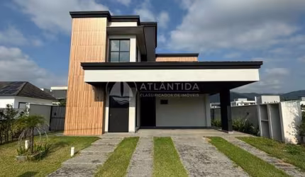Casa com 4 dormitórios no condomínio Caledônia - Camboriú