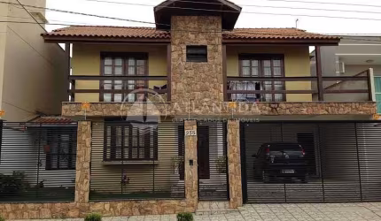 Casa com 4 dormitórios - Santa Regina IV - Camboriú!