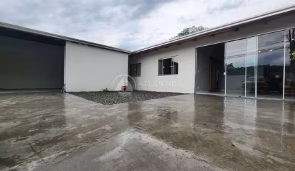 Casa 02 dormitórios - Cedros - Camboriú