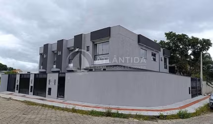 Sobrado 3 dormitórios e amplo pátio - Areias - Camboriú