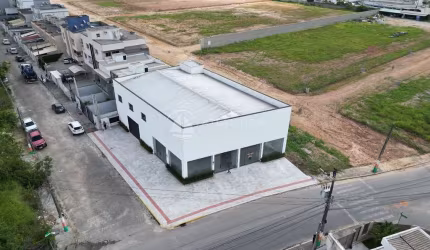 Galpão com 582,37m² - Santa Regina IV - Camboriú