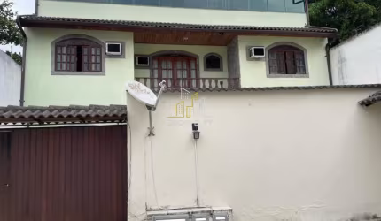 Linda Casa de condomínio para venda possui 188 m² com 3 quartos - Praça Seca - RJ
