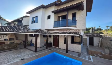 7042 - Casa em Condomínio à Venda – Granja dos Cavaleiros, Macaé, RJ