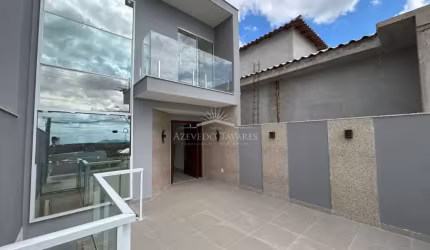 7566 -  Casa Duplex à Venda no Vale das Palmeiras, Macaé, RJ