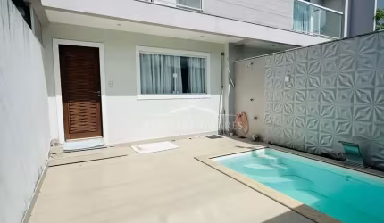 7932 - Casa à Venda | Vale das Palmeiras, Macaé/RJ