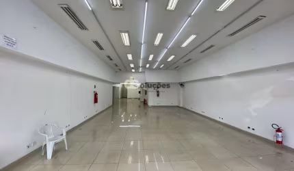 Loja para locação com 600m² na R. Teodoro Sampaio, Pinheiros, São Paulo, SP