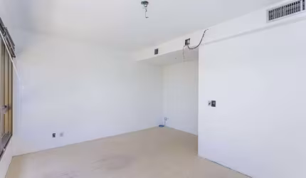 Sala comercial para alugar na Avenida Wenceslau Escobar, 1823, Tristeza, Porto Alegre por R$ 2.500