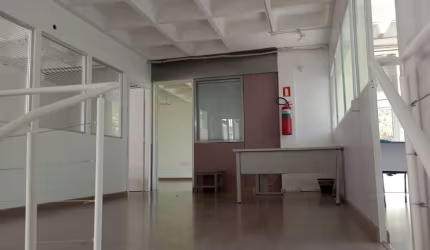 Sala comercial para alugar na Avenida Lavras, 144, Petrópolis, Porto Alegre por R$ 5.000
