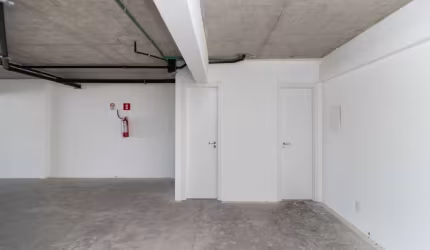 Ponto comercial para alugar na Avenida Assis Brasil, 4520, São Sebastião, Porto Alegre por R$ 10.000