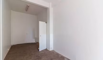 Sala comercial para alugar na Rua Marechal Floriano Peixoto, 13, Centro, Porto Alegre por R$ 850