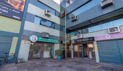 Sala comercial para alugar na Avenida Neusa Goulart Brizola, 410, Petrópolis, Porto Alegre por R$ 1.150