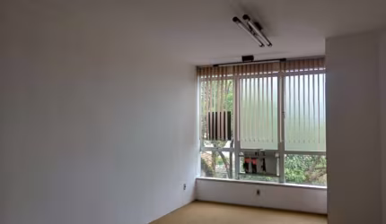 Sala comercial para alugar na Rua Félix da Cunha, 224, Floresta, Porto Alegre por R$ 750