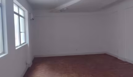 Sala comercial para alugar na Avenida São Pedro, 844, São Geraldo, Porto Alegre por R$ 740