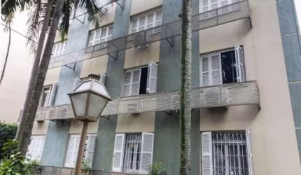 Apartamento com 2 quartos à venda na Rua Doutor Timóteo, 408, Moinhos de Vento, Porto Alegre por R$ 300.000
