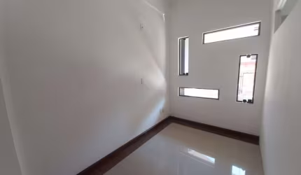 Sala comercial para alugar na Rua Xavier Ferreira, 145, Auxiliadora, Porto Alegre por R$ 2.000