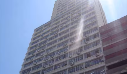Sala comercial à venda na Praça Osvaldo Cruz, 15, Centro Histórico, Porto Alegre por R$ 50.000