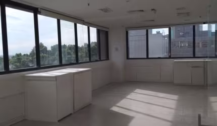 Sala comercial para alugar na Avenida Carlos Gomes, 403, Auxiliadora, Porto Alegre por R$ 3.500