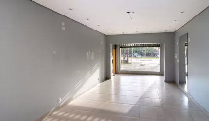 Ponto comercial para alugar na Avenida Érico Veríssimo, 1500, Menino Deus, Porto Alegre por R$ 2.000