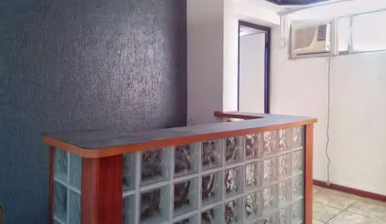 Sala comercial para alugar na Avenida Senador Salgado Filho, 94, Centro Histórico, Porto Alegre por R$ 1.200