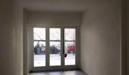 Ponto comercial para alugar na Avenida Venâncio Aires, 480, Farroupilha, Porto Alegre por R$ 2.700