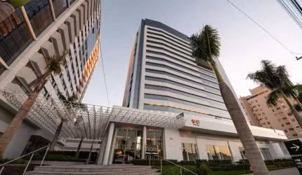 Sala comercial para alugar na Avenida Doutor Nilo Peçanha, 3245, Chácara das Pedras, Porto Alegre por R$ 1.111