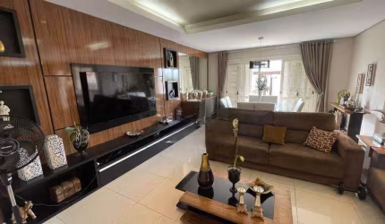 Casa com 4 quartos para alugar na Avenida Brasília, 136, Vila Ipiranga, Porto Alegre por R$ 12.000