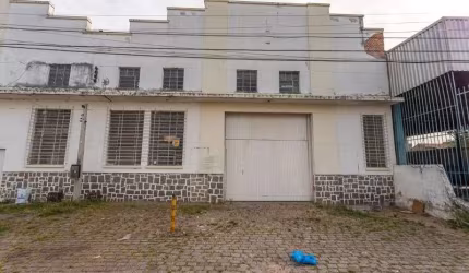 Barracão / Galpão / Depósito para alugar na Rua Comendador Coruja, 131, Floresta, Porto Alegre por R$ 9.500
