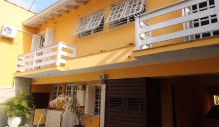 Casa com 4 quartos para alugar na Rua Paulo Derly Strehl, 30, Espírito Santo, Porto Alegre por R$ 17.000