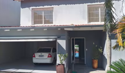 Casa com 3 quartos à venda na Rua Monte Alverne, 547, Chácara das Pedras, Porto Alegre por R$ 1.450.000