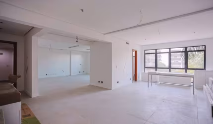 Sala comercial para alugar na Avenida Carlos Gomes, 1859, Petrópolis, Porto Alegre por R$ 4.000