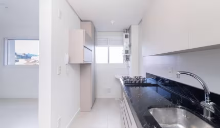 Apartamento com 3 quartos para alugar na Rua Joaquim Cruz, 300, Santo Antônio, Porto Alegre por R$ 2.690