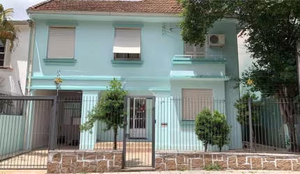 Casa com 3 quartos para alugar na Rua Xavier Ferreira, 113, Auxiliadora, Porto Alegre por R$ 10.000