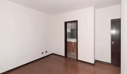 Apartamento com 3 quartos para alugar na Avenida Nova York, 211, Auxiliadora, Porto Alegre por R$ 2.900