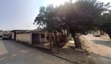 Casa com 2 quartos para alugar na Ana Aurora do Amaral Lisboa, 461, Passo das Pedras, Porto Alegre por R$ 1.000