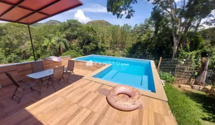 Casa com 3 dormitórios à venda, 300 m² por R$ 834.900,0000 - Parque das Palmeiras - Juiz de Fora/MG