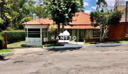 Casa 4 quartos, piscina, área gourmet, condomínio Spinaville, Juiz de Fora