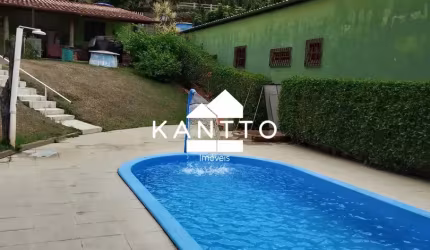 Linda granja a venda a quinze minutos do bairro Salvaterra em Juiz de Fora!