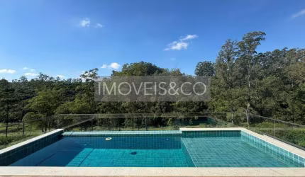 Casa de luxo em condomínio à venda em Santana de Parnaíba-SP, Cidade Tamboré: 4 quartos, 4 suítes, 3 salas, 5 banheiros, 3 vagas, 385m².
