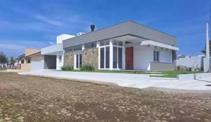 Casa 03 Dorm à venda no Bairro Bella Torres com 145 m² de área privativa - 2 vagas de garagem