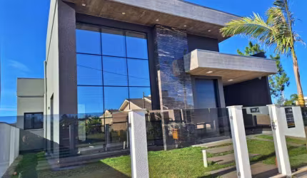Casa 03 Dorm à venda no Bairro Bella Torres com 146 m² de área privativa - 1 vaga de garagem