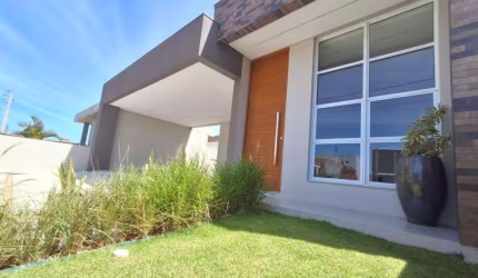 Casa 03 Dorm à venda no Bairro Bella Torres com 130 m² de área privativa - 2 vagas de garagem