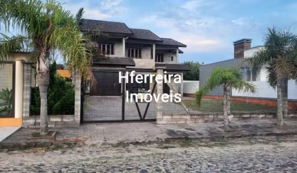 Casa 05 Dorm à venda no Bairro Figueirinhas com 220 m² de área privativa - 2 vagas de garagem