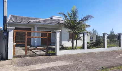 Casa 03 Dorm à venda no Bairro Alfa com 120 m² de área privativa - 1 vaga de garagem