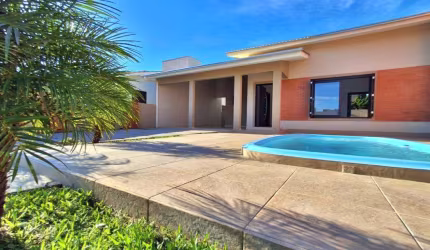 Casa 03 Dorm à venda no Bairro Bella Torres com 173 m² de área privativa - 2 vagas de garagem